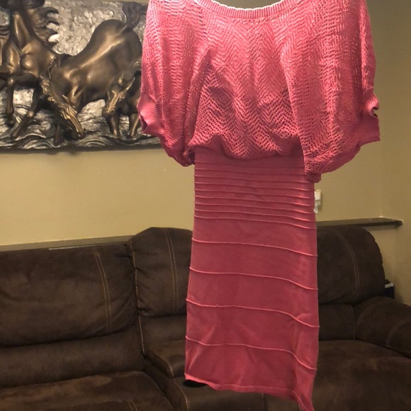 Cute pink Bebe dress - Picture 3 of 3